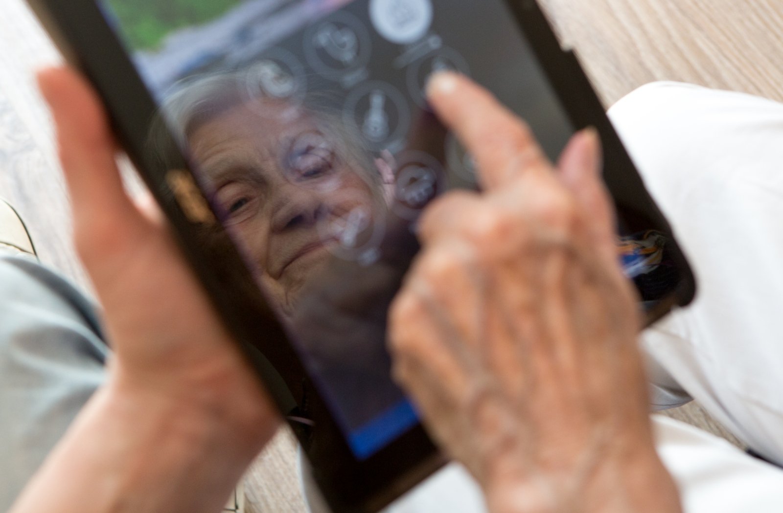 Digitalisierung im Altenheim-7000