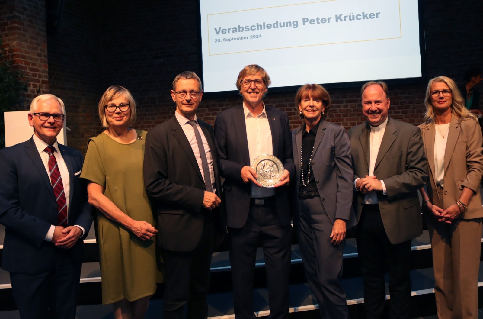 abschied_kruecker_gruppe_4x3